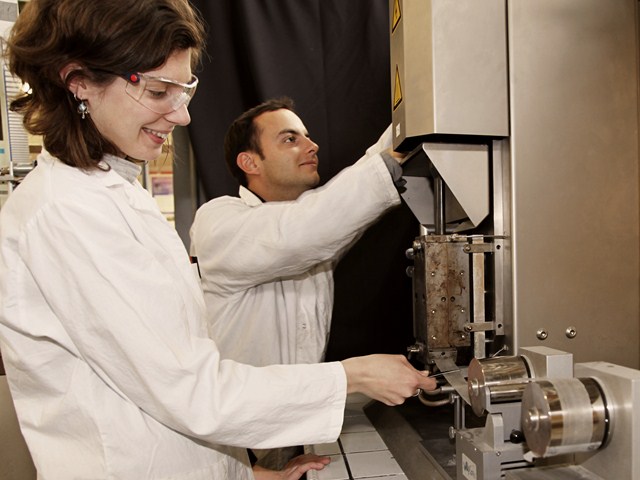 Outils de mise en forme - Rhéologie : Extrudeuses DSM, Presse à injecter, Banc atomisation (spray) instrumenté avec caméras rapides